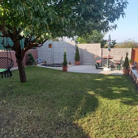 Juca Vendeghaz Apartment Tapolca