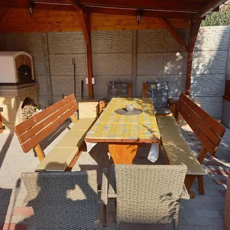 Juca Vendeghaz Apartment Tapolca